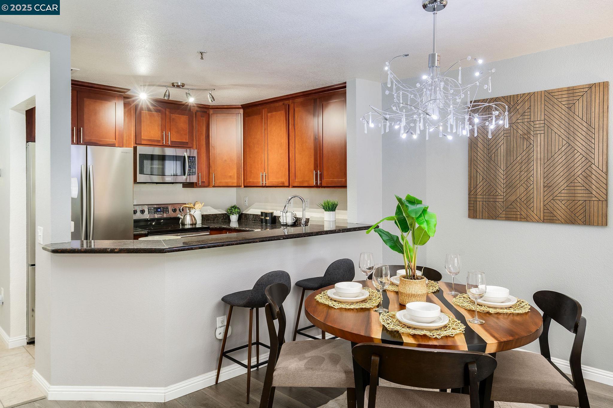 Walnut Creek, California, 94595, United States, 2 Bedrooms Bedrooms, ,1 BathroomBathrooms,Residential,For Sale,1987718