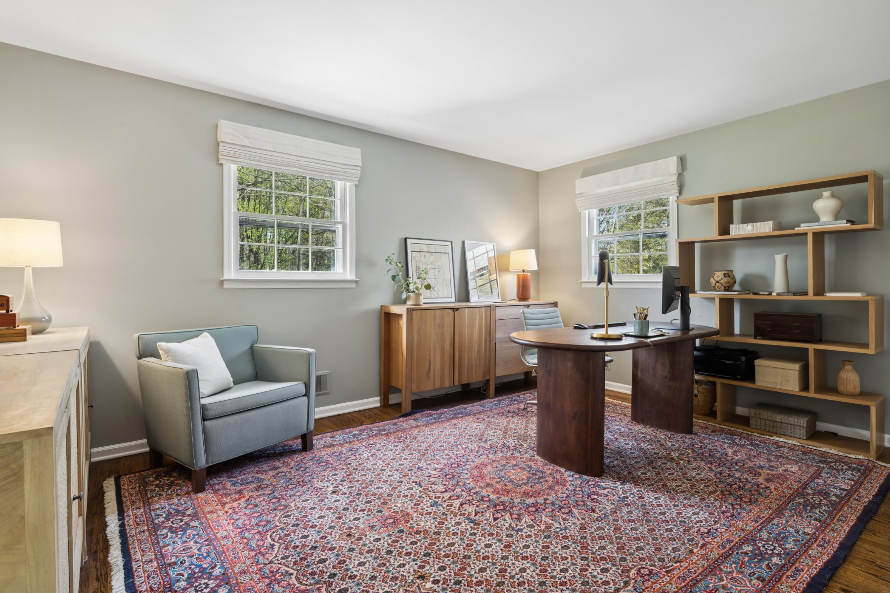  Beautifully Renovated Home with Beautiful Outdoor Setting - 物件實景