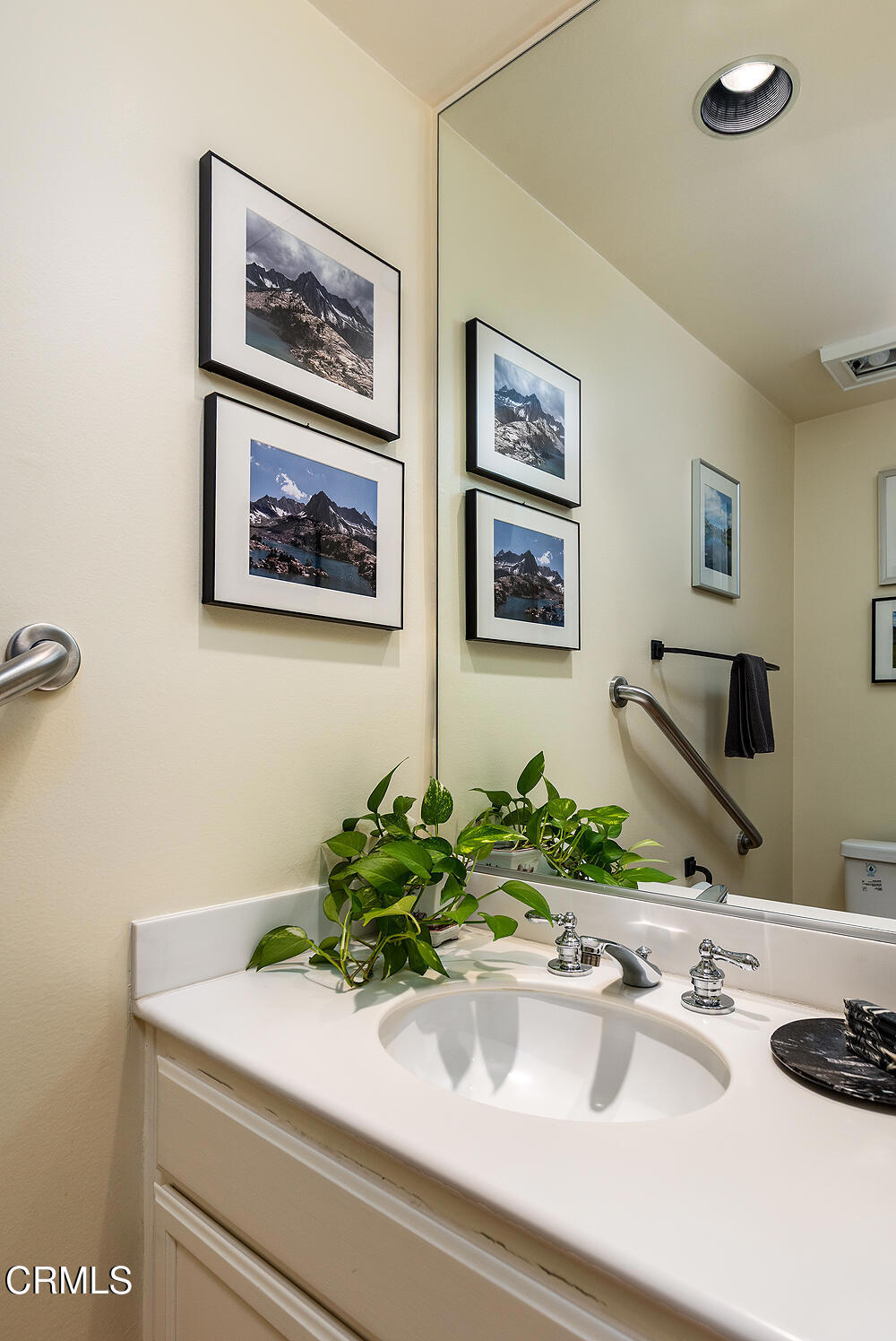Pasadena, California, 91106, United States, 2 Bedrooms Bedrooms, ,3 BathroomsBathrooms,Residential,For Sale,1934592