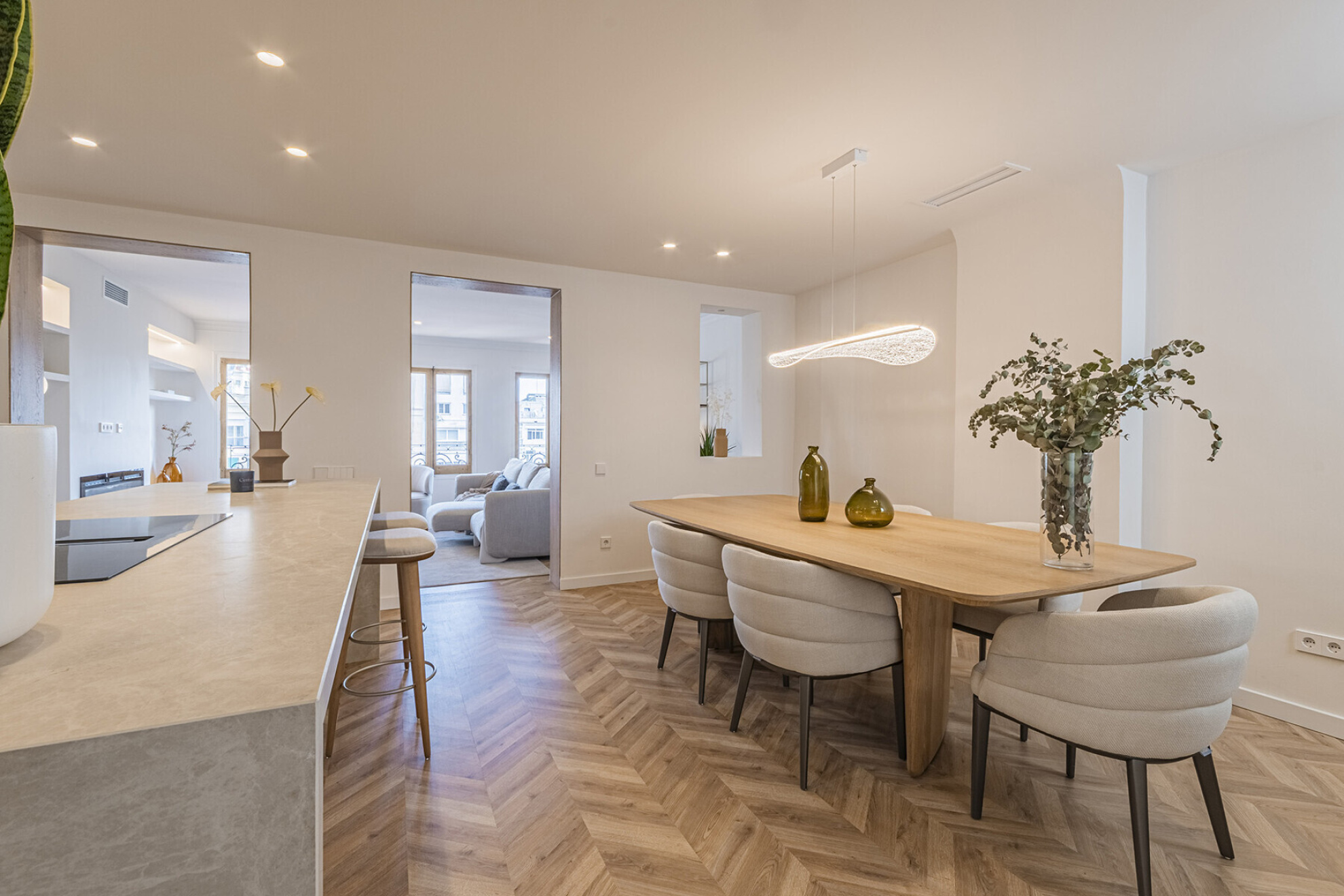  Exclusive brand new property in Girona pedestrian street in Quadrat d