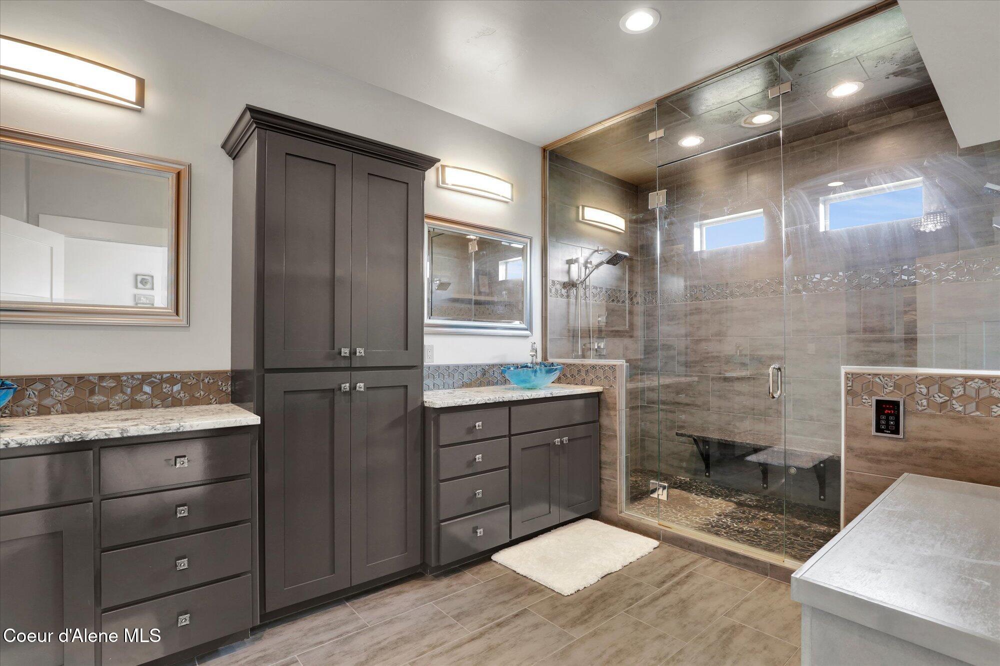 Post Falls, Idaho, 83854, United States, 5 Bedrooms Bedrooms, ,5 BathroomsBathrooms,Residential,For Sale,1981569