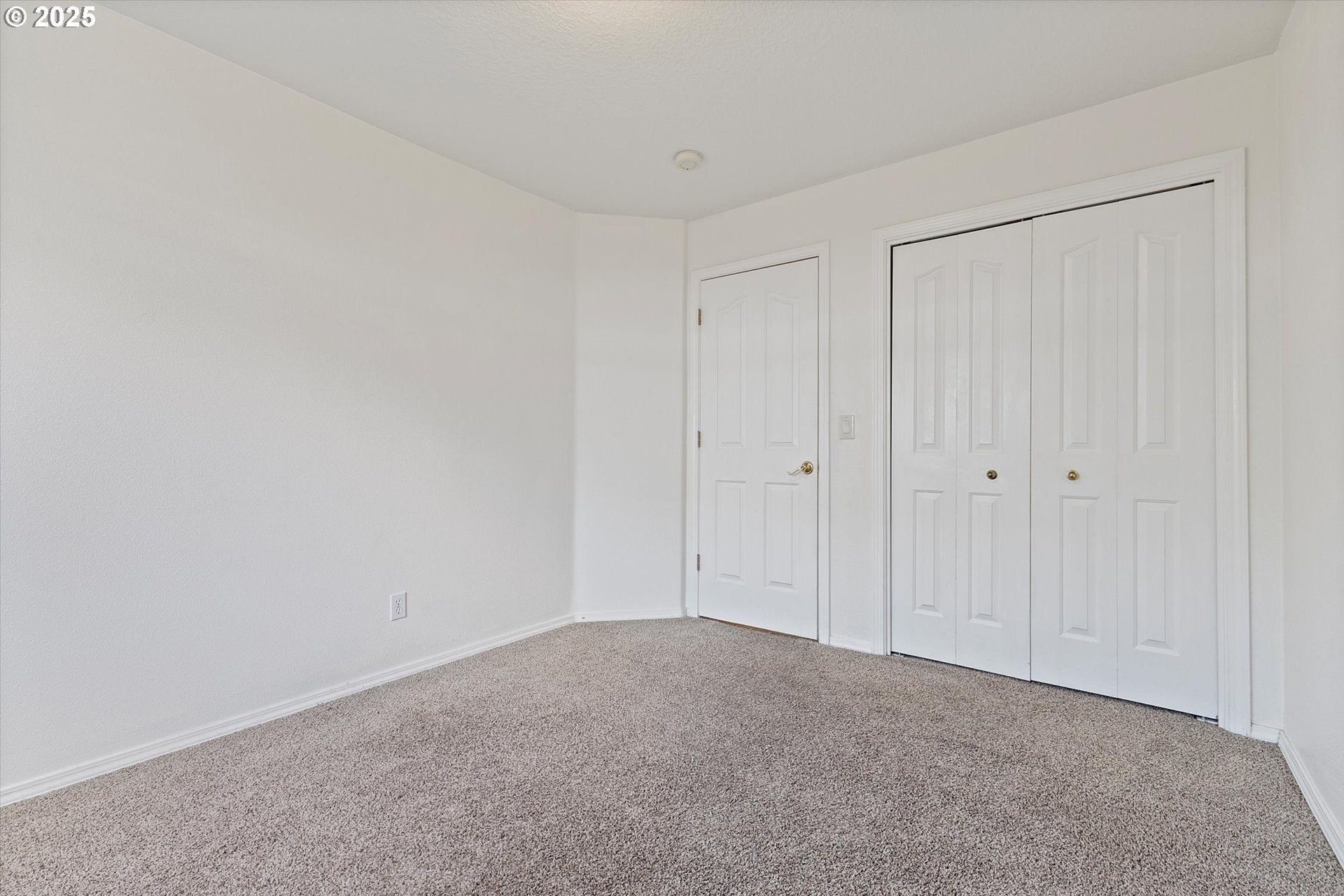 Newberg, Oregon, 97132, United States, 3 Bedrooms Bedrooms, ,2 BathroomsBathrooms,Residential,For Sale,1972944