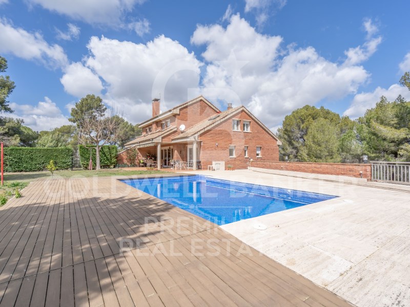 Barcelona, Cerdanyola del Vall?s, Bellaterra Barce, Cerdanyola del Vallès, Catalonia, ES, 9 Bedrooms Bedrooms, ,6 BathroomsBathrooms,Residential,For Sale,Barcelona, Cerdanyola del Vall?s, Bellaterra Barce,1481961