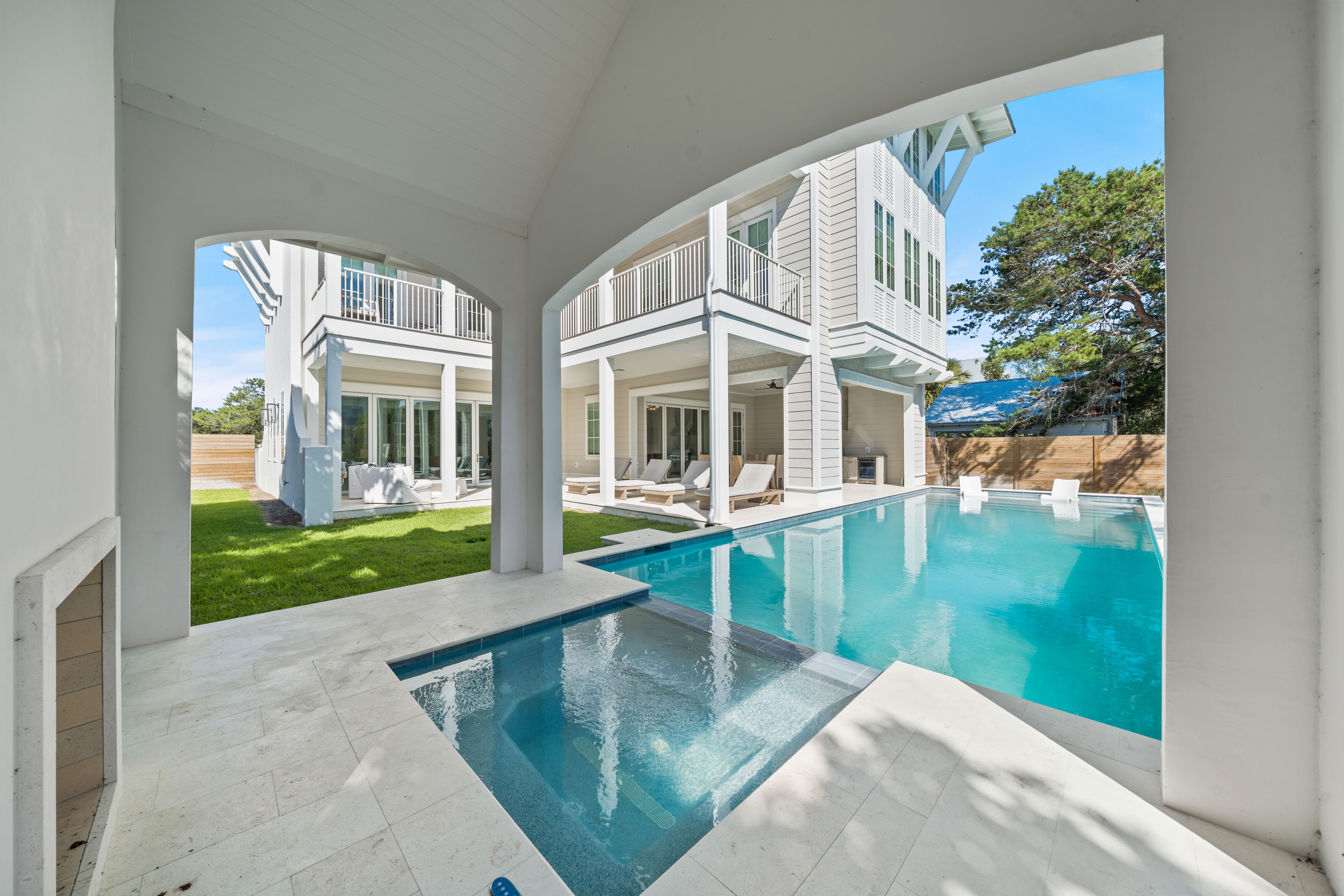  Gulf Serenity  Newer-Construction 8-Bedroom Luxury Home with Rooftop Terrace - 物件實景