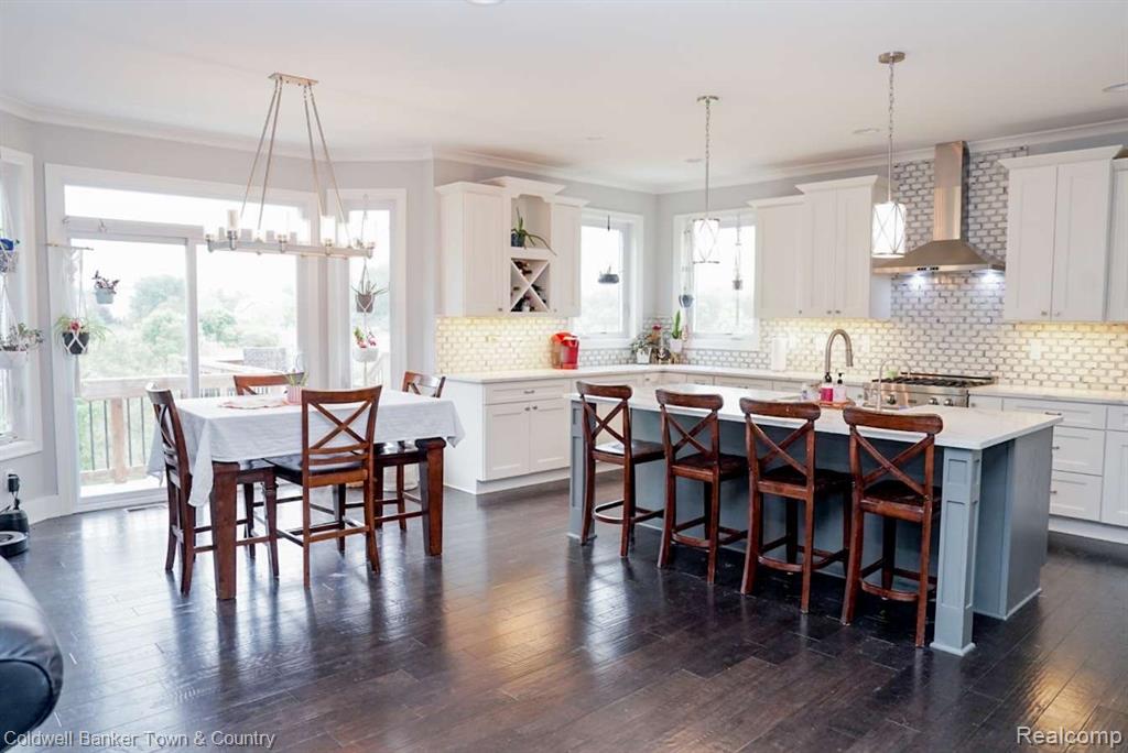 Brighton, Michigan, 48114, United States, 4 Bedrooms Bedrooms, ,5 BathroomsBathrooms,Residential,For Sale,1837893