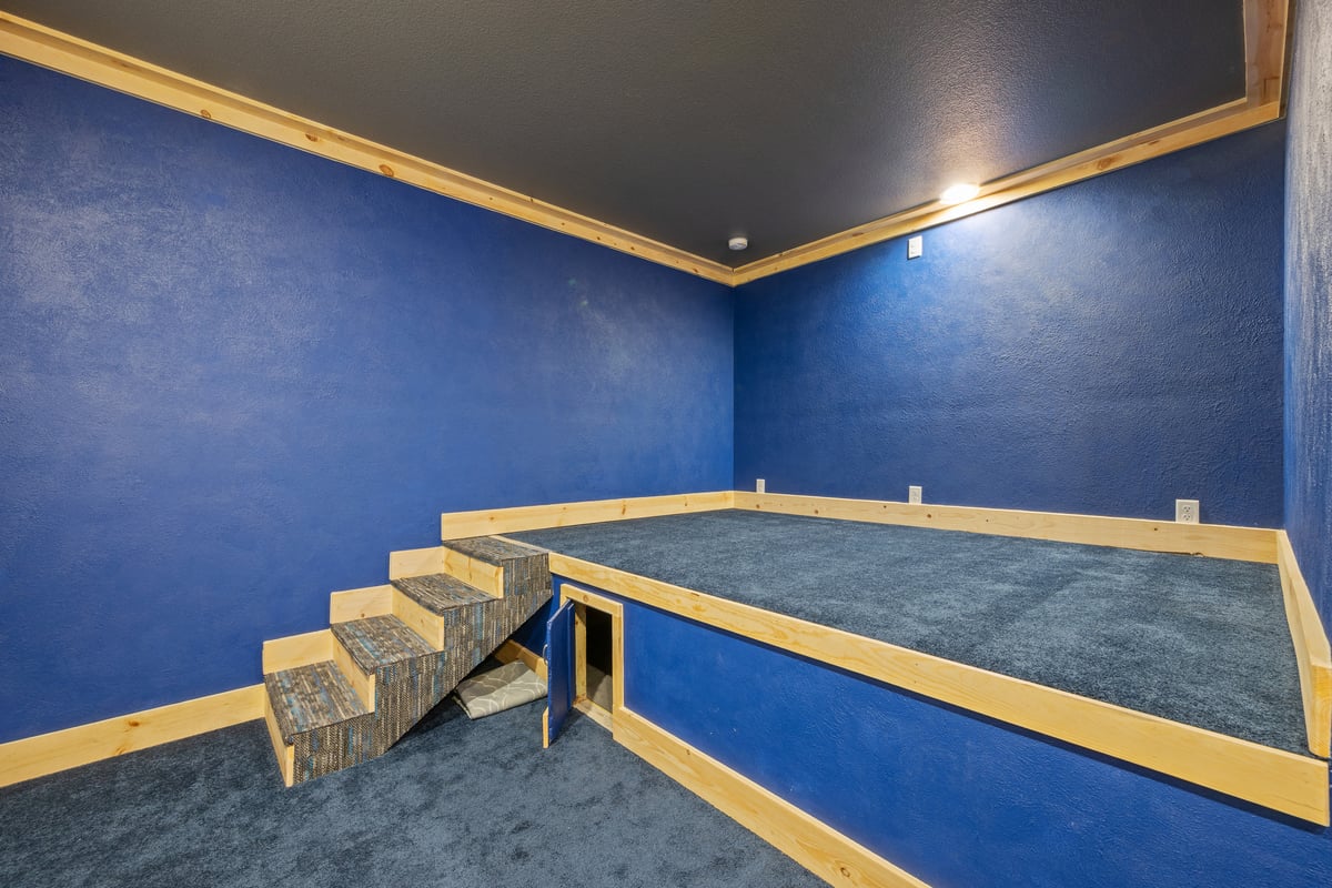 Cheyenne, Wyoming, 82001, United States, 5 Bedrooms Bedrooms, ,3 BathroomsBathrooms,Residential,For Sale,1994195