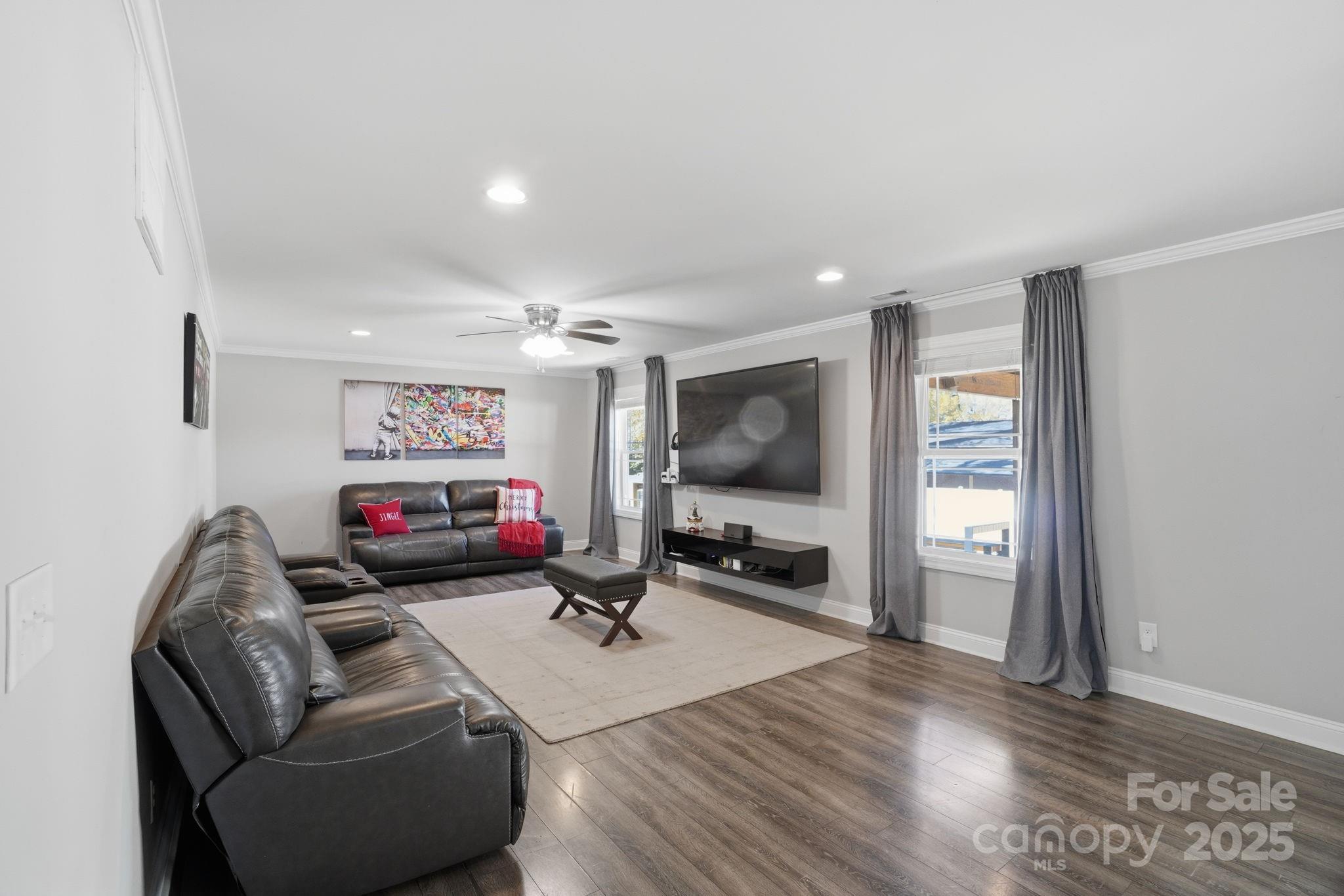 Kannapolis, North Carolina, 28081, United States, 4 Bedrooms Bedrooms, ,3 BathroomsBathrooms,Residential,For Sale,1996978