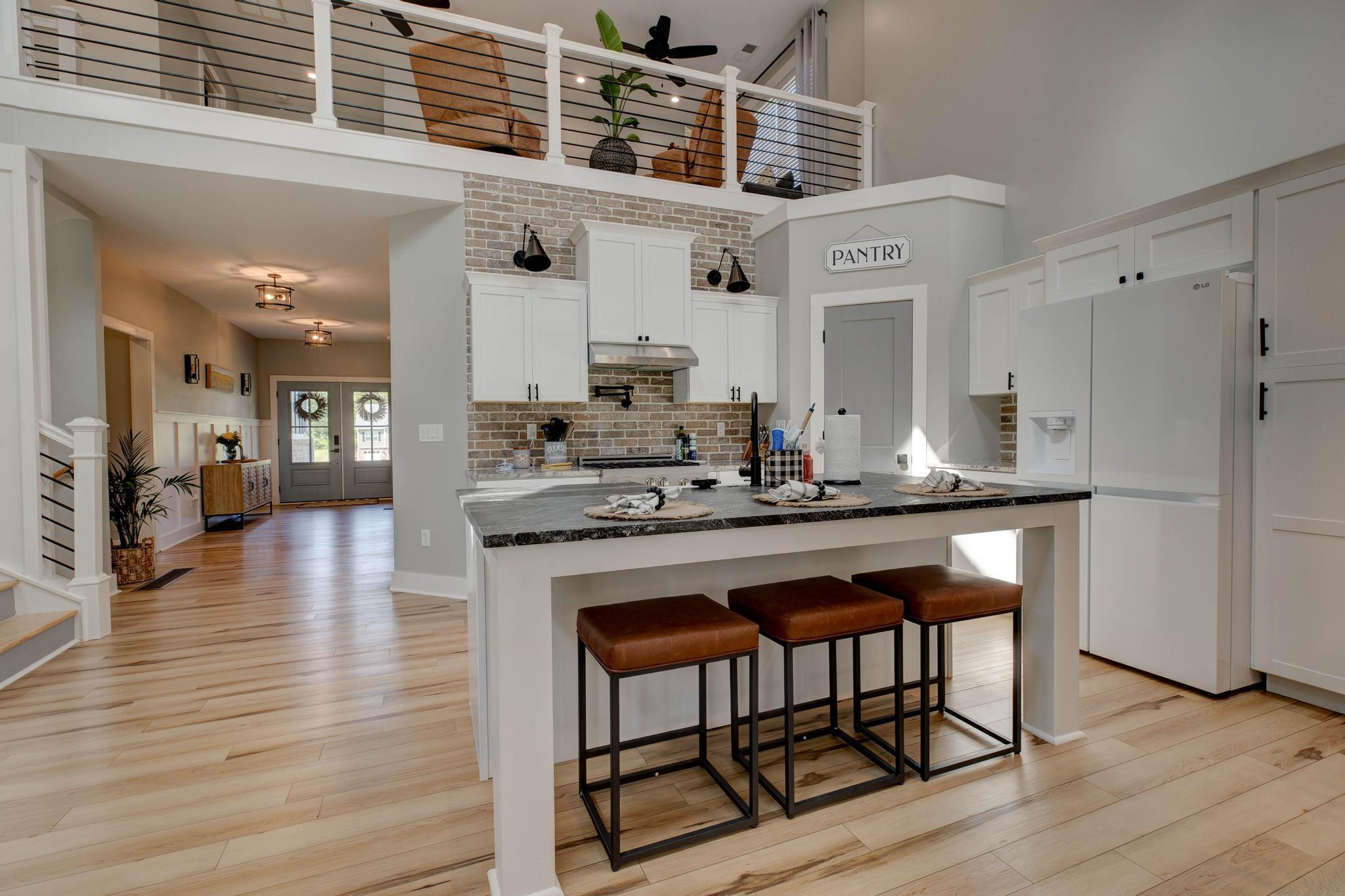 Richmond, Kentucky, 40475, United States, 4 Bedrooms Bedrooms, ,6 BathroomsBathrooms,Residential,For Sale,1971513