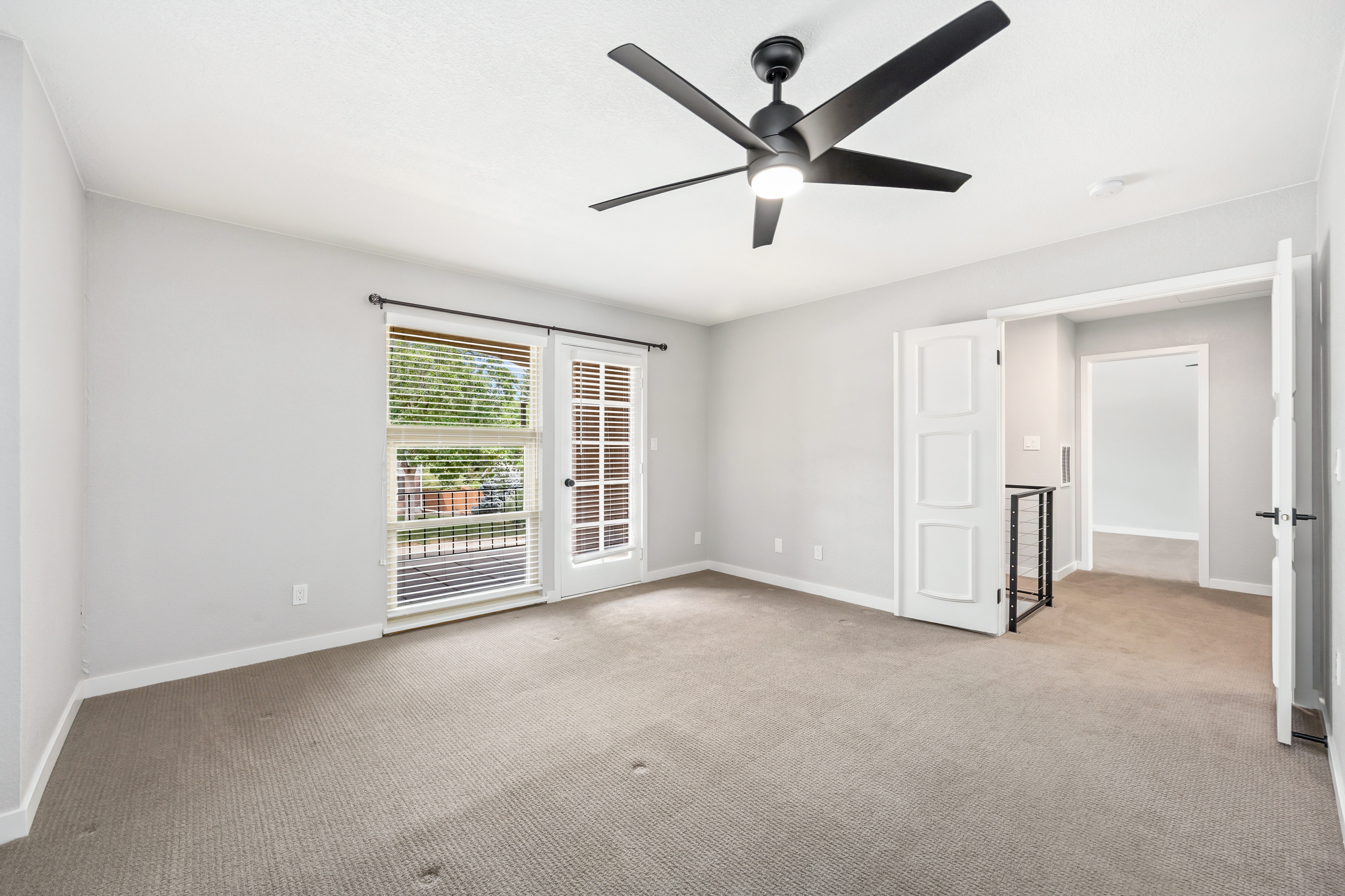  Beautifully renovated home in the desirable Three Fountains community - 物件實景