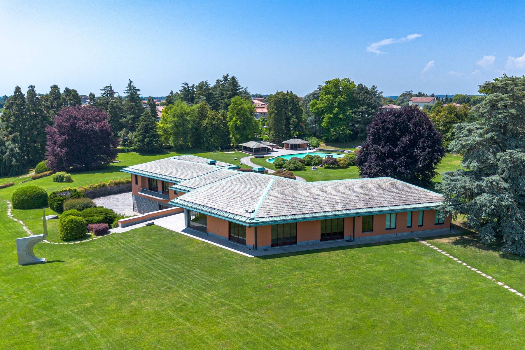  Distinguished villa with private art park and olive grove - 物件實景