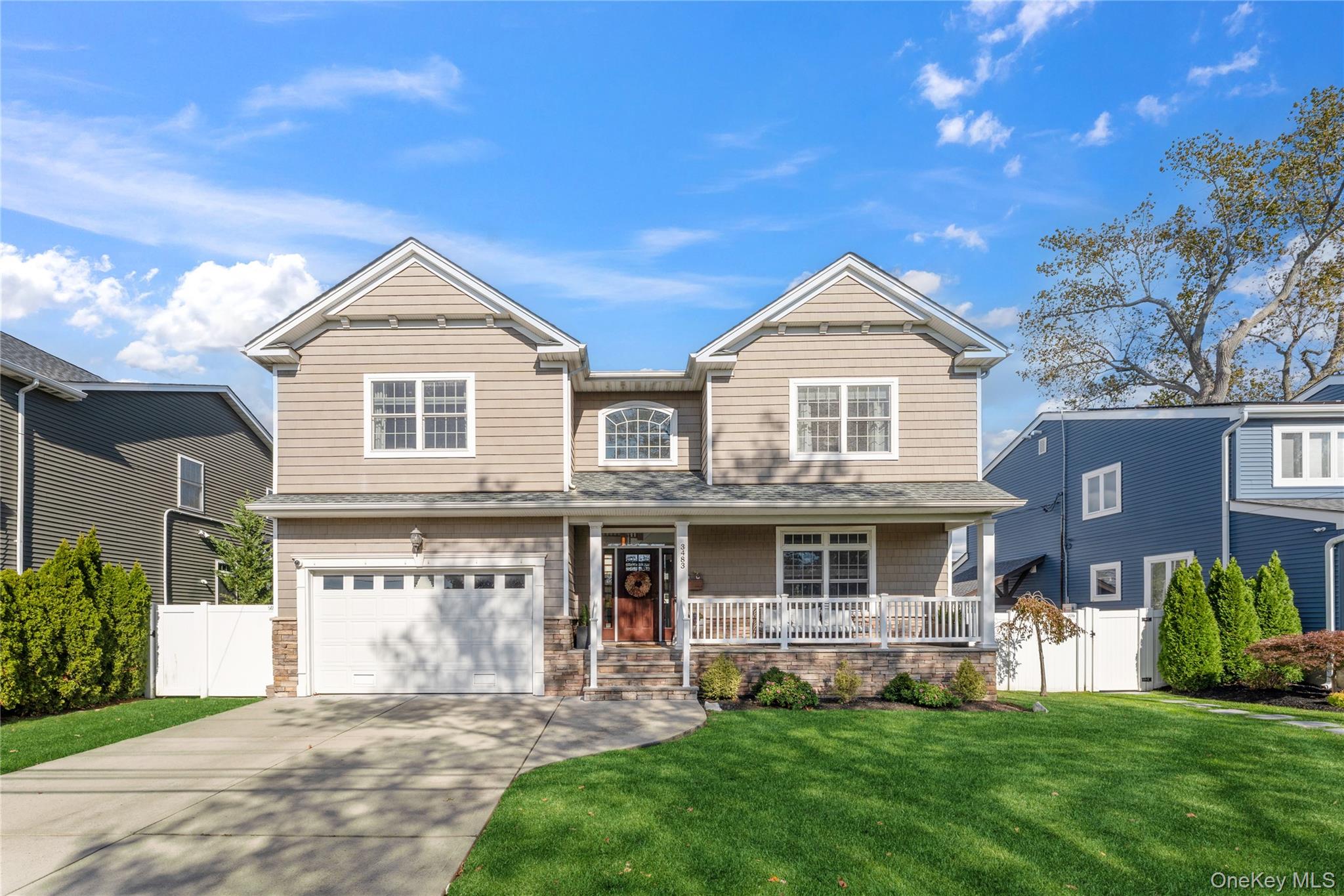 Oceanside, New York, 11572, United States, 4 Bedrooms Bedrooms, ,3 BathroomsBathrooms,Residential,For Sale,1987858