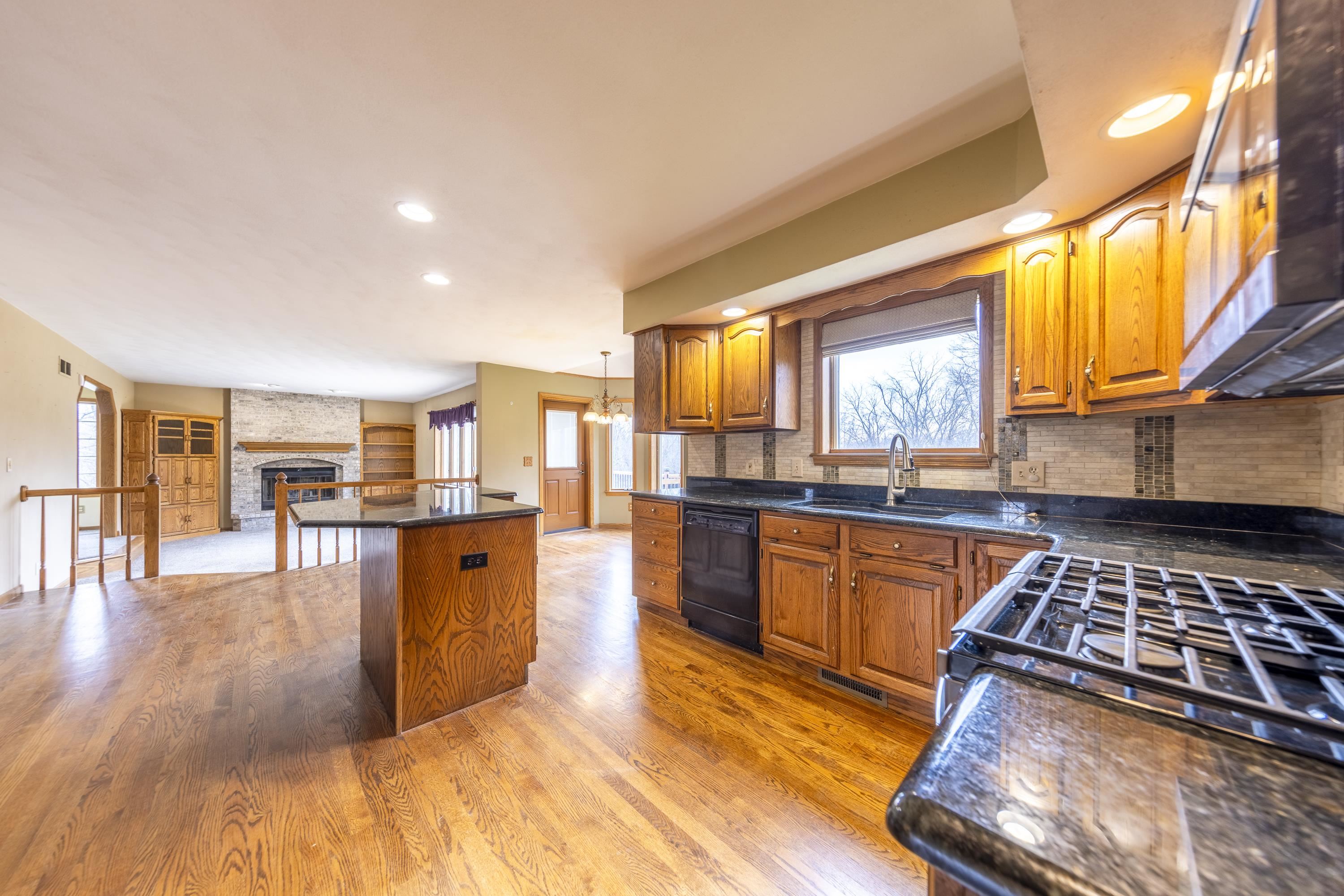 Janesville, Wisconsin, 53545, United States, 3 Bedrooms Bedrooms, ,3 BathroomsBathrooms,Residential,For Sale,1998012