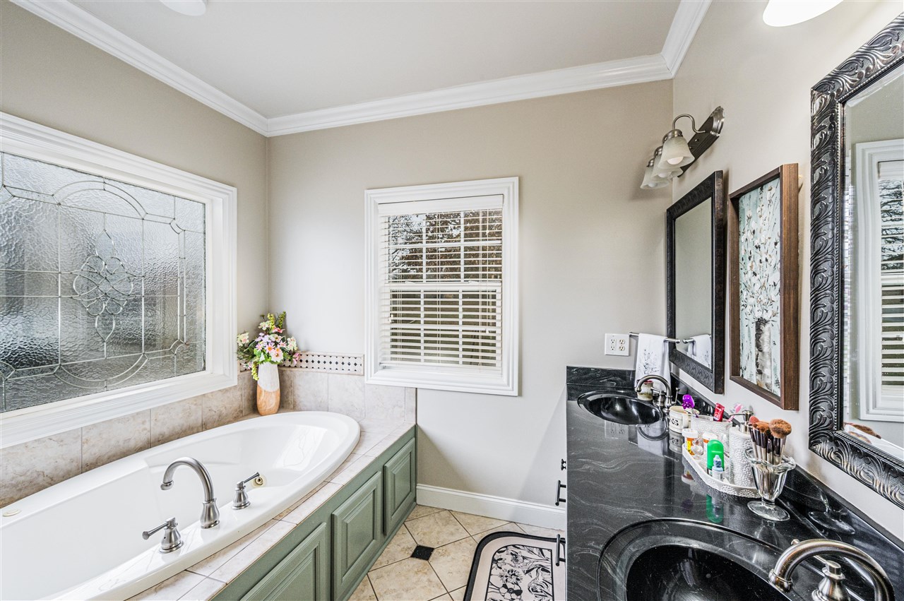 Scottsville, Kentucky, 42164, United States, 4 Bedrooms Bedrooms, ,4 BathroomsBathrooms,Residential,For Sale,2001662