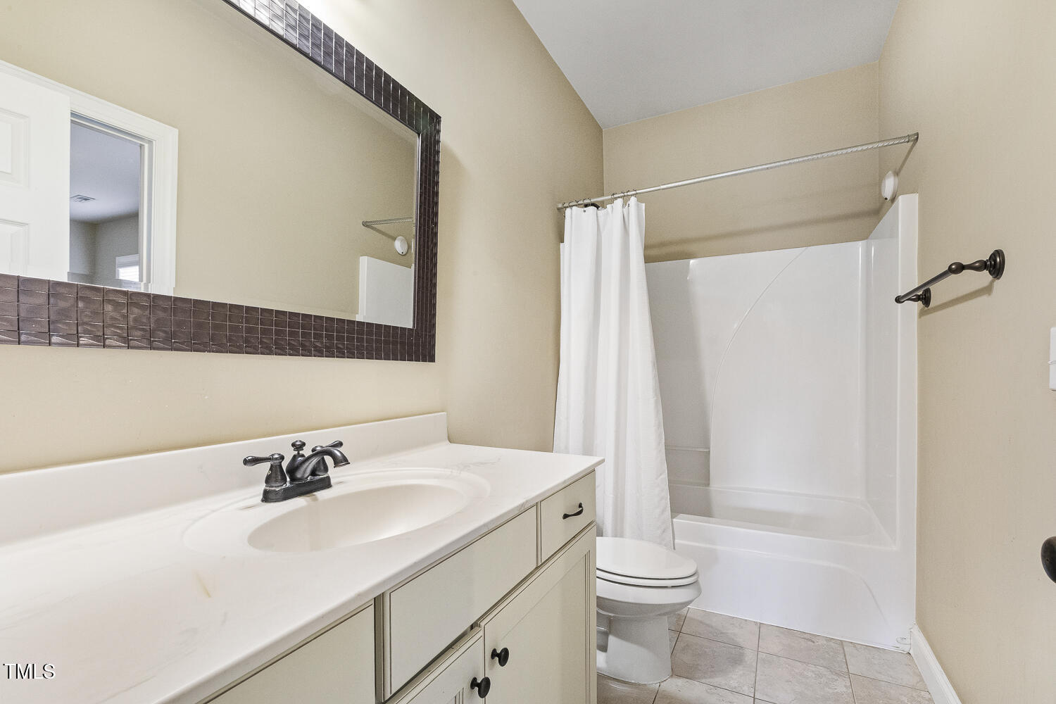 Fuquay Varina, North Carolina, 27526, United States, 4 Bedrooms Bedrooms, ,4 BathroomsBathrooms,Residential,For Sale,1889692
