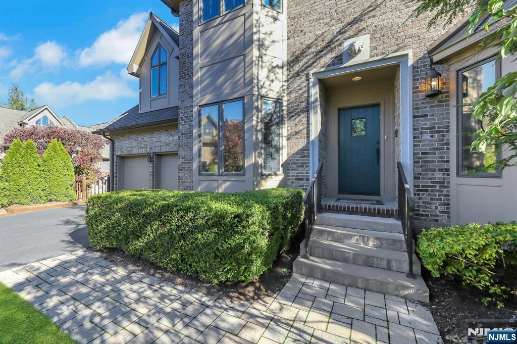 Park Ridge, New Jersey, 07656, United States, 3 Bedrooms Bedrooms, ,5 BathroomsBathrooms,Residential,For Sale,2001843