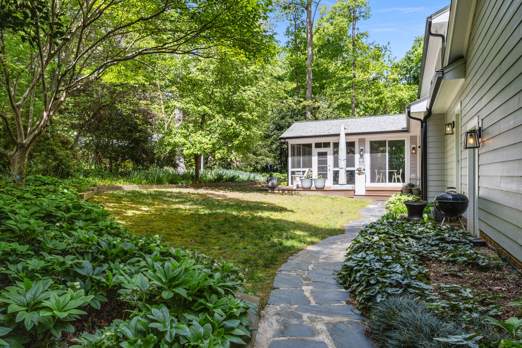  8 Sedgewood Road, Chapel Hill, NC 27514 - 物件實景