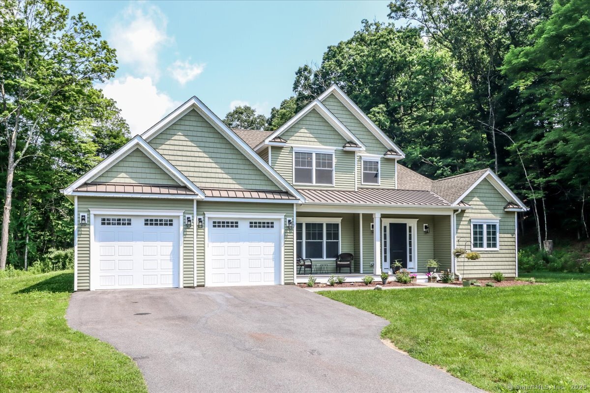 New Milford, Connecticut, 06776, United States, 2 Bedrooms Bedrooms, ,3 BathroomsBathrooms,Residential,For Sale,1875818