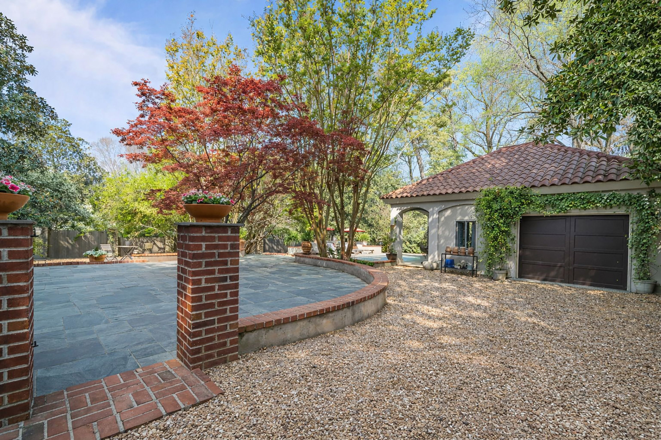  Timeless Ardmore Park Home Blends Classic Charm with Custom Renovations - 物件實景