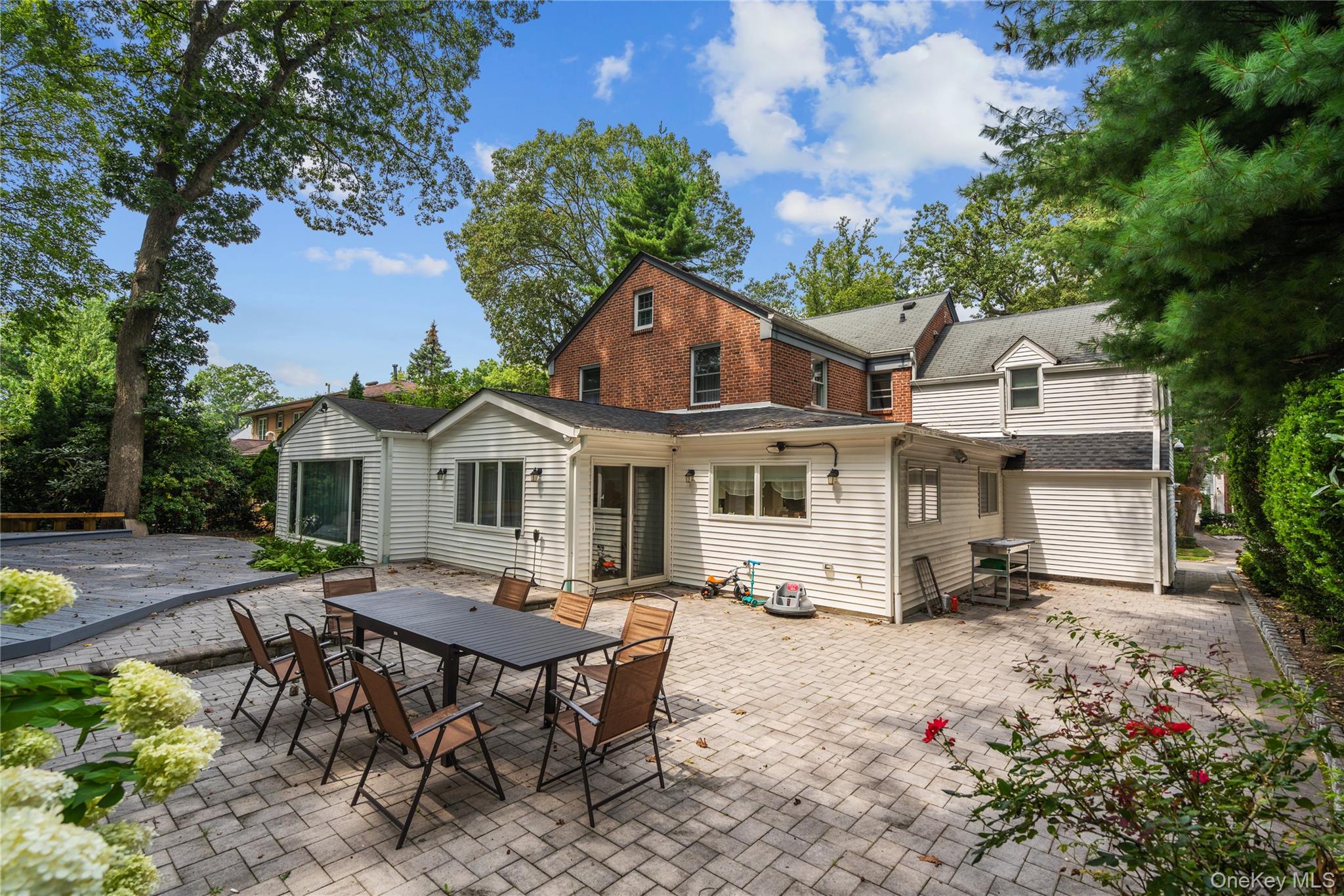  134 Wooleys Lane, Great Neck, NY, 11023 - 物件實景
