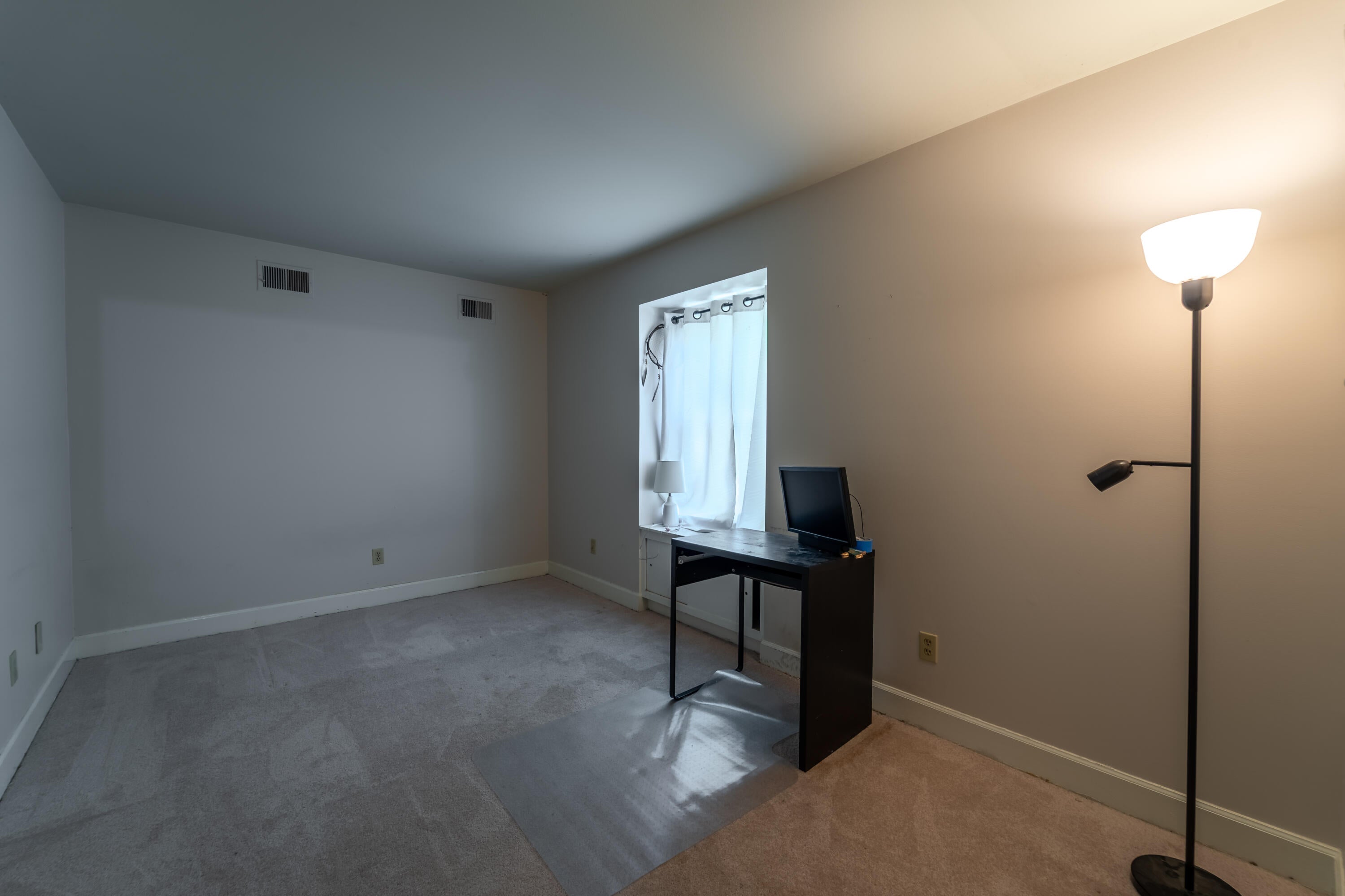 Lexington, Kentucky, 40502, United States, 4 Bedrooms Bedrooms, ,4 BathroomsBathrooms,Residential,For Sale,1976316