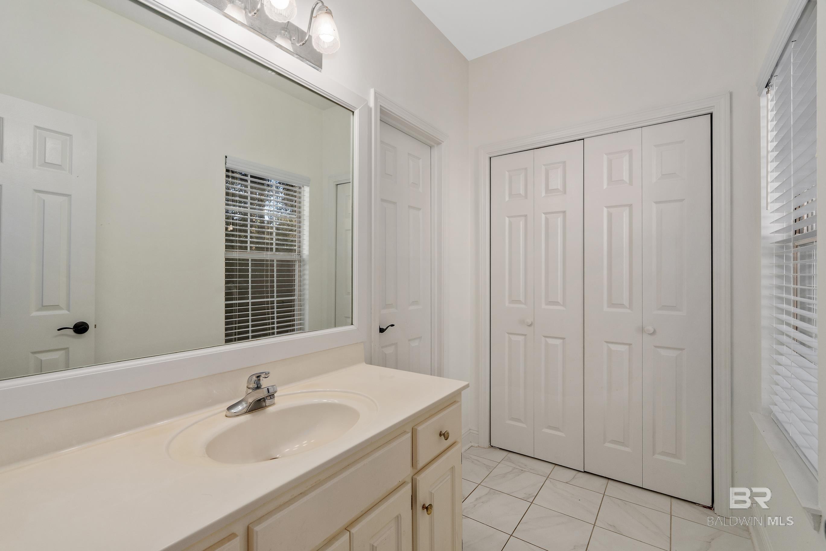 Saraland, Alabama, 36571, United States, 5 Bedrooms Bedrooms, ,7 BathroomsBathrooms,Residential,For Sale,1998378