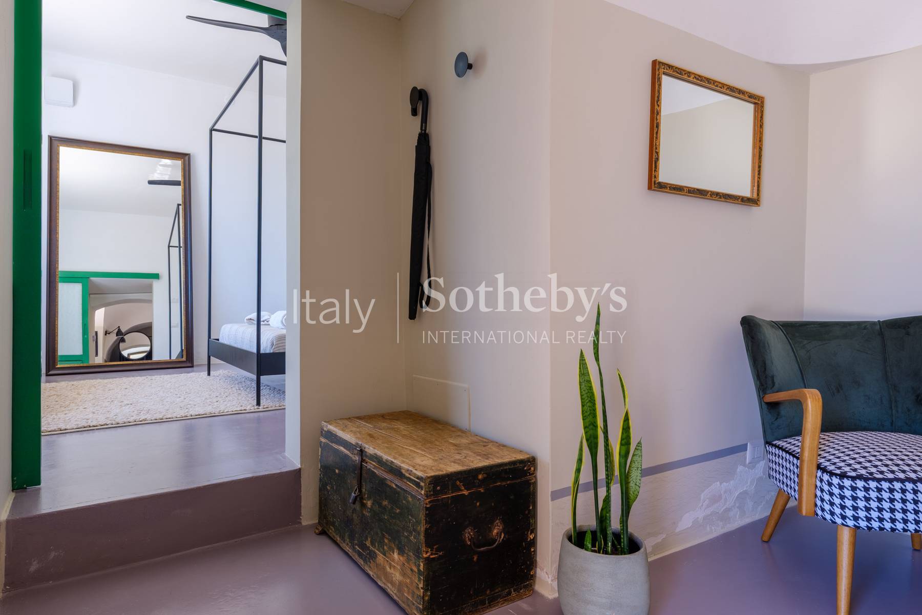  Authentic Trulli with Panoramic Ground in the Valle d