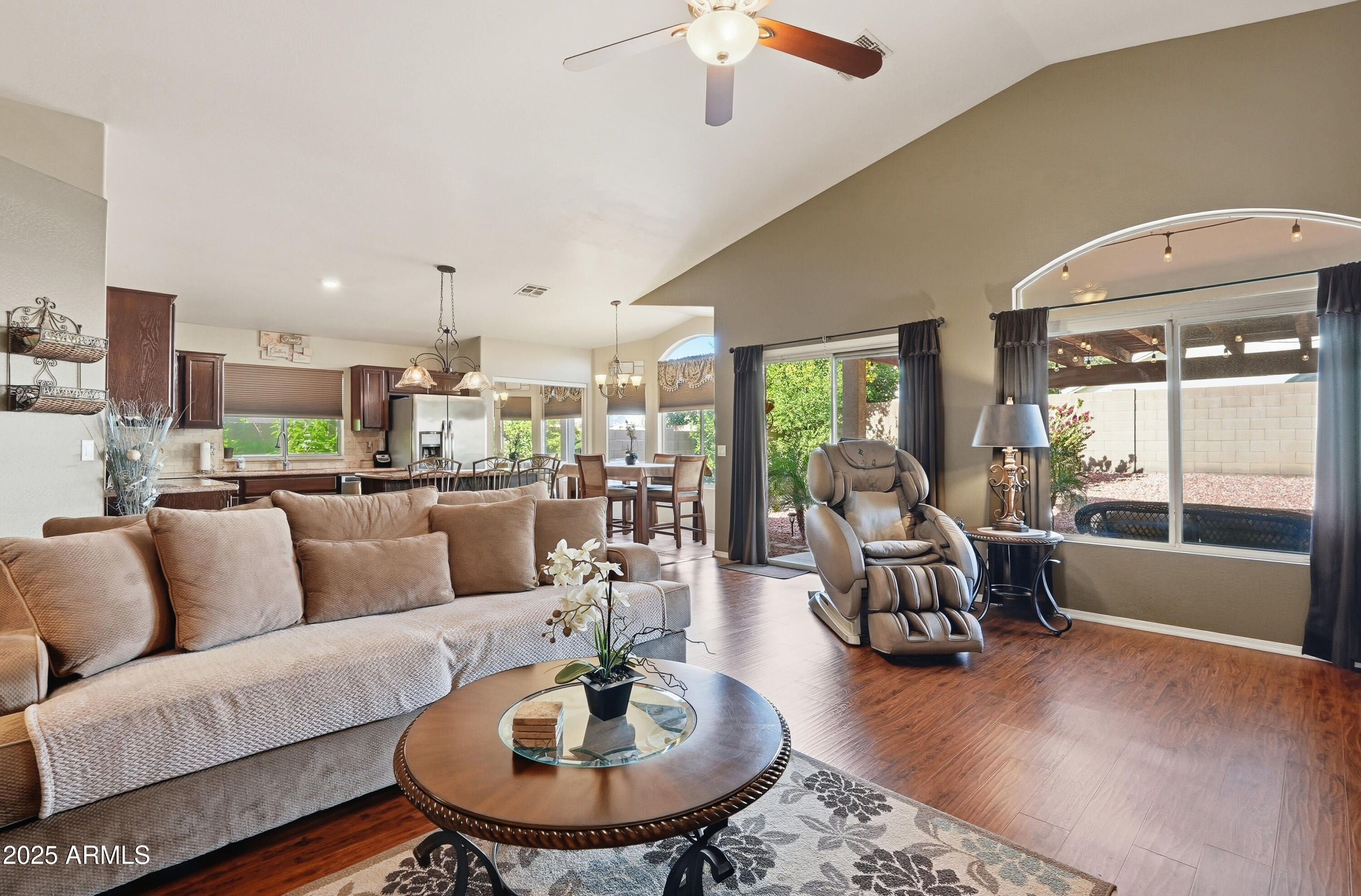 Phoenix, Arizona, 85024, United States, 3 Bedrooms Bedrooms, ,2 BathroomsBathrooms,Residential,For Sale,1995544