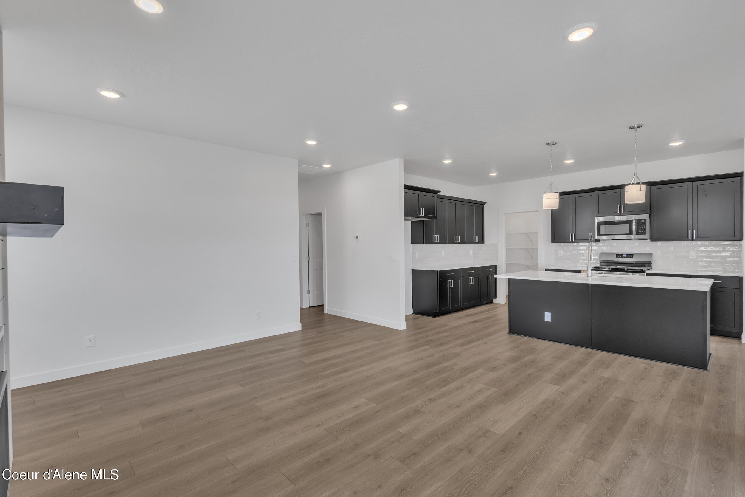 Coeur d'Alene, Idaho, 83815, United States, 3 Bedrooms Bedrooms, ,2 BathroomsBathrooms,Residential,For Sale,1999296