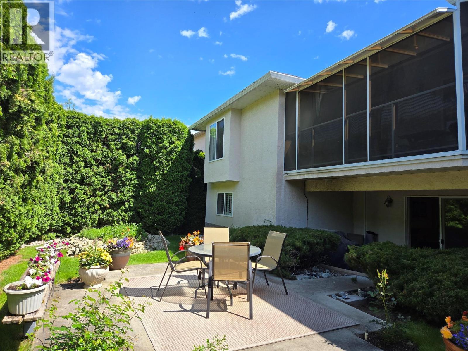 KELOWNA, British Columbia, V1V 1Z9, CA, 4 Bedrooms Bedrooms, ,3 BathroomsBathrooms,Residential,For Sale,1961747