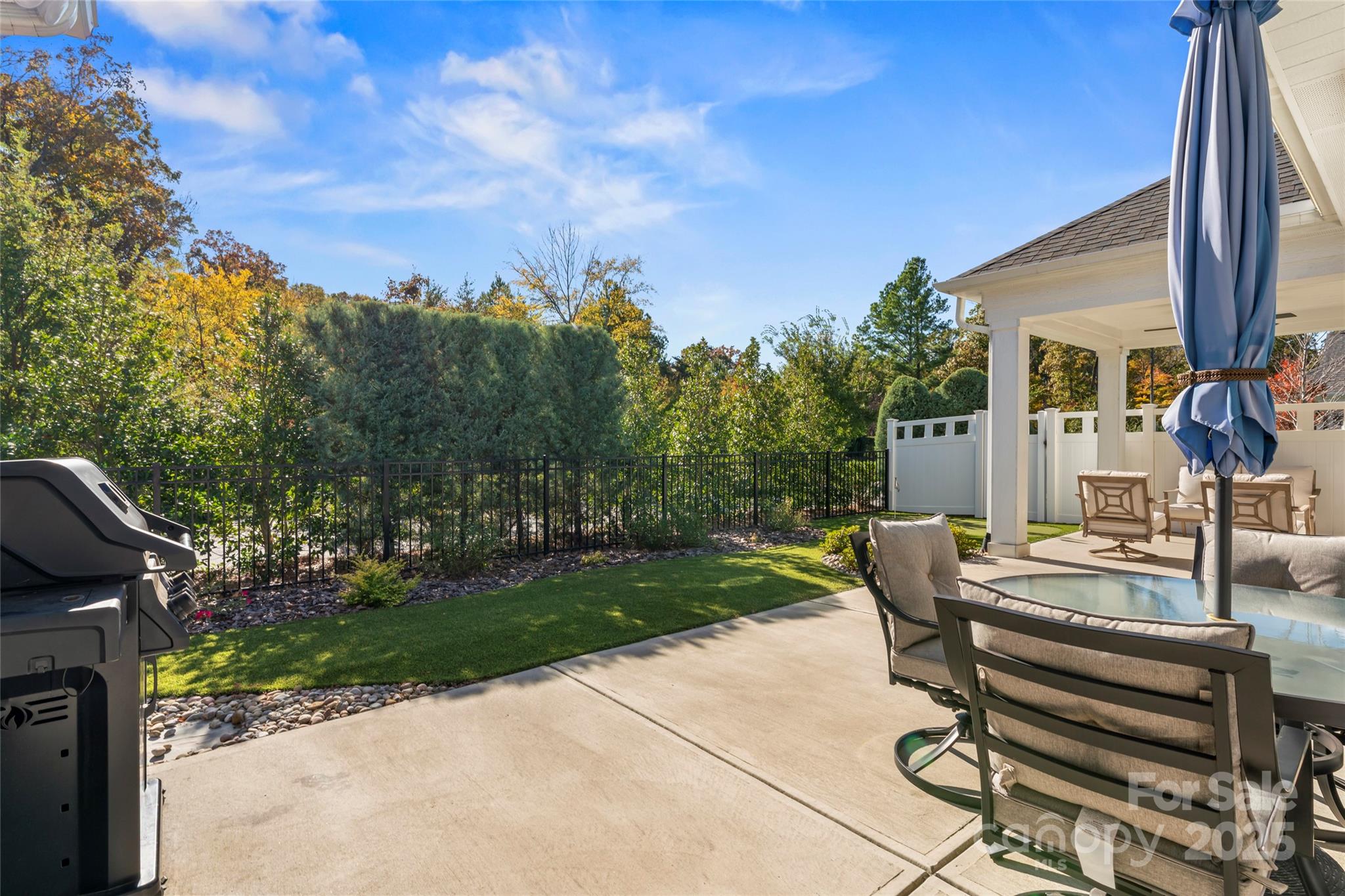 Huntersville, North Carolina, 28078, United States, 3 Bedrooms Bedrooms, ,3 BathroomsBathrooms,Residential,For Sale,1987937