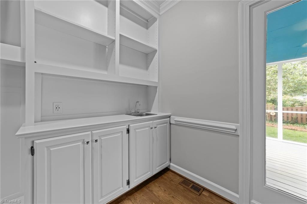 Greensboro, North Carolina, 27410, United States, 4 Bedrooms Bedrooms, ,3 BathroomsBathrooms,Residential,For Sale,1865438