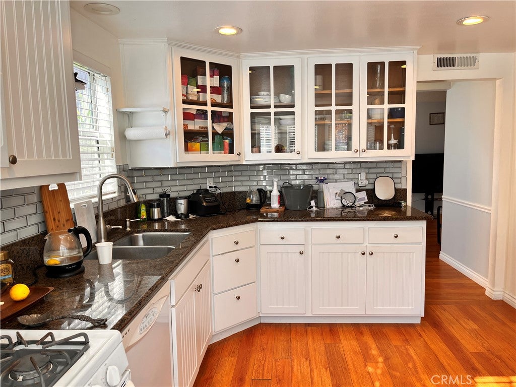 Canyon Country, California, 91351, United States, 3 Bedrooms Bedrooms, ,2 BathroomsBathrooms,Residential,For Sale,2006258