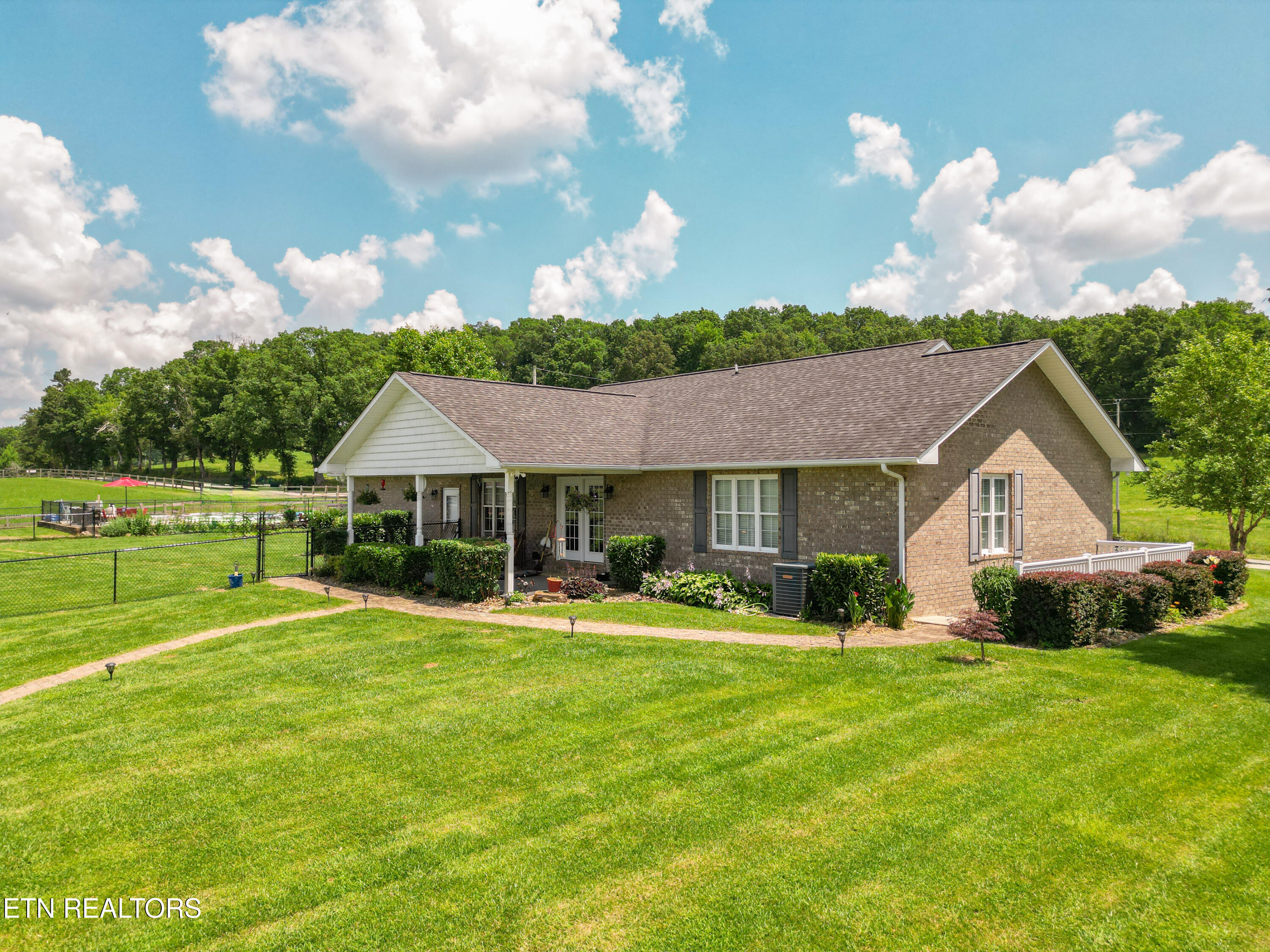 Oneida, Tennessee, 37841, United States, 3 Bedrooms Bedrooms, ,3 BathroomsBathrooms,Residential,For Sale,1973702