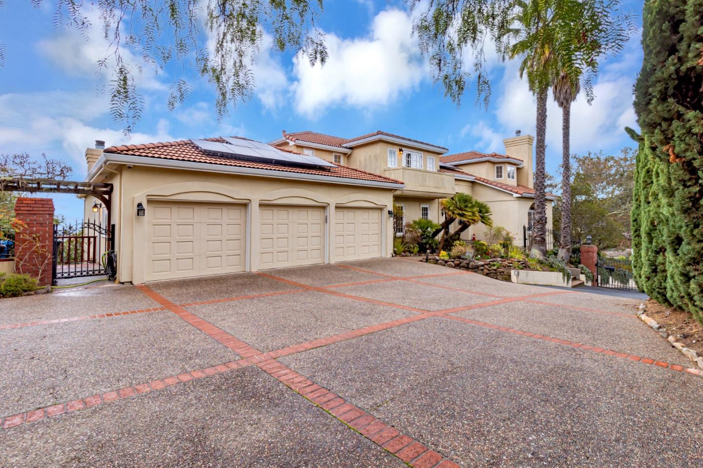 San Carlos, California, 94070, United States, 5 Bedrooms Bedrooms, ,5 BathroomsBathrooms,Residential,For Sale,1700172