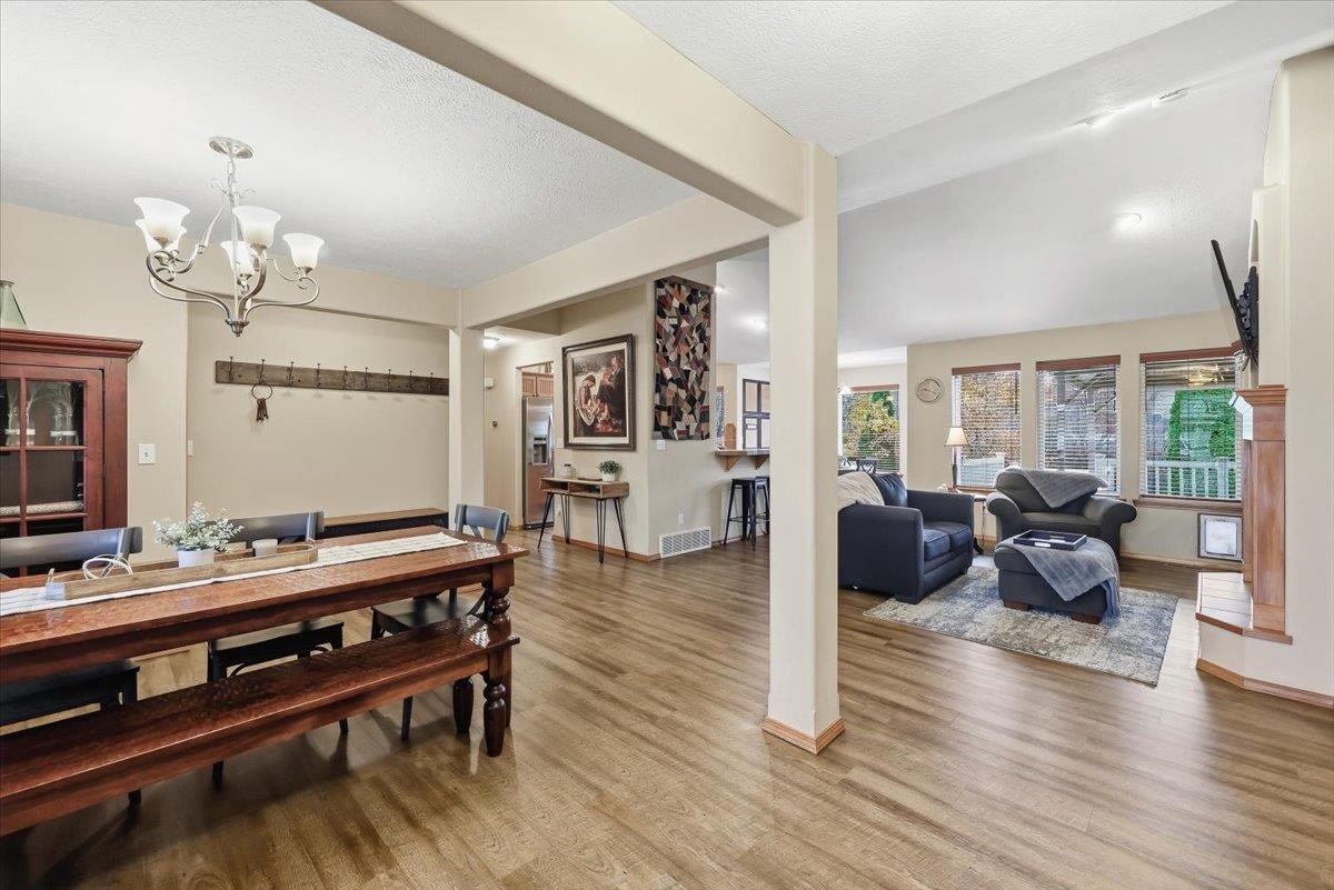 Greenacres, Washington, 99016, United States, 6 Bedrooms Bedrooms, ,3 BathroomsBathrooms,Residential,For Sale,1992048