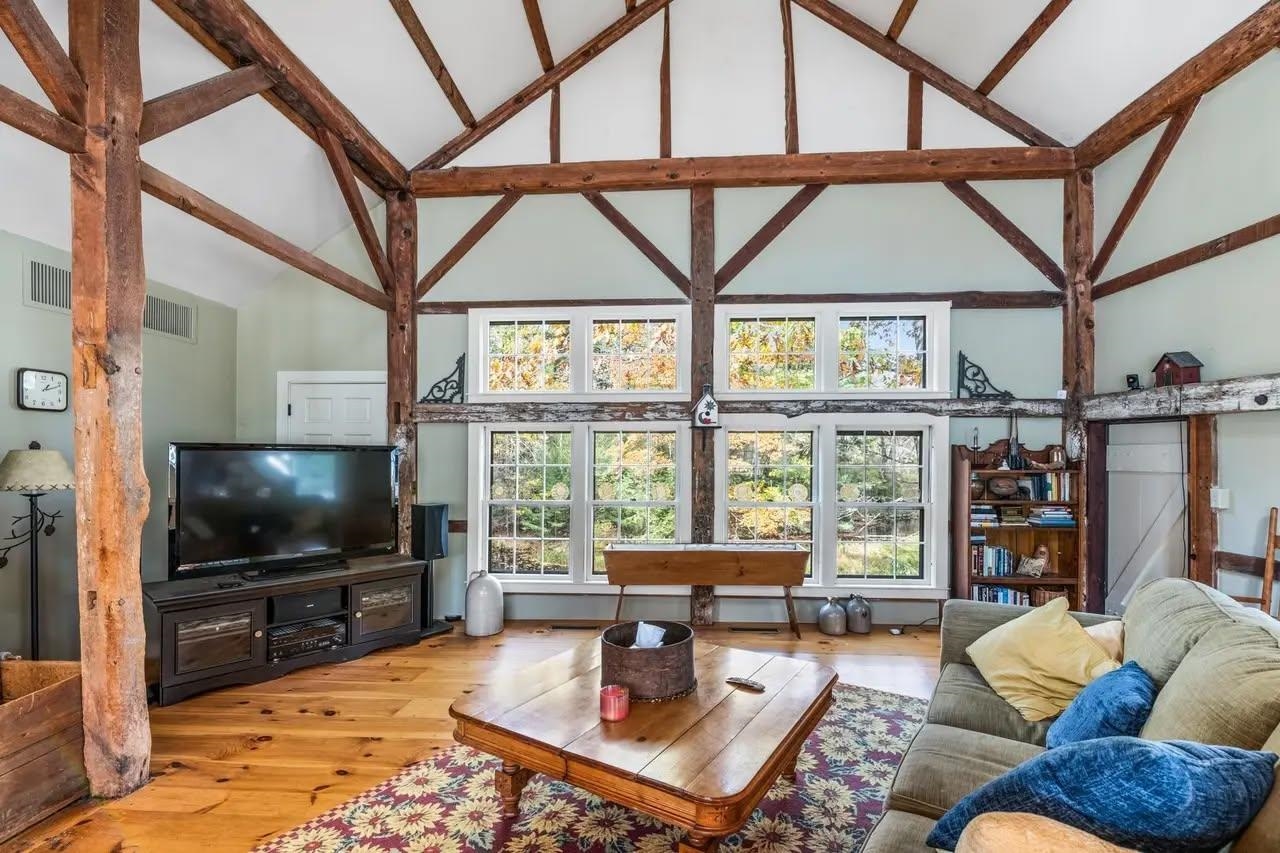 Wilton, New Hampshire, 03086, United States, 3 Bedrooms Bedrooms, ,3 BathroomsBathrooms,Residential,For Sale,1985735