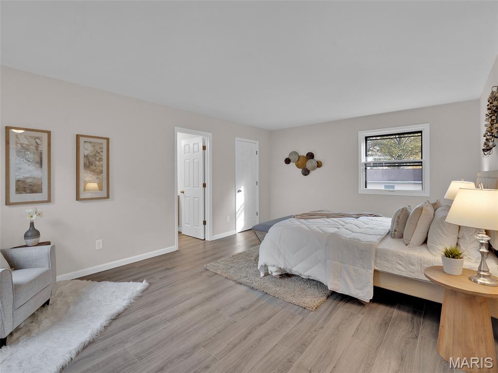 Ballwin, Missouri, 63011, United States, 5 Bedrooms Bedrooms, ,3 BathroomsBathrooms,Residential,For Sale,1992097