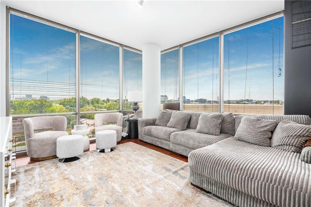 Atlanta, Georgia, 30363, United States, 2 Bedrooms Bedrooms, ,3 BathroomsBathrooms,Residential,For Sale,1949376