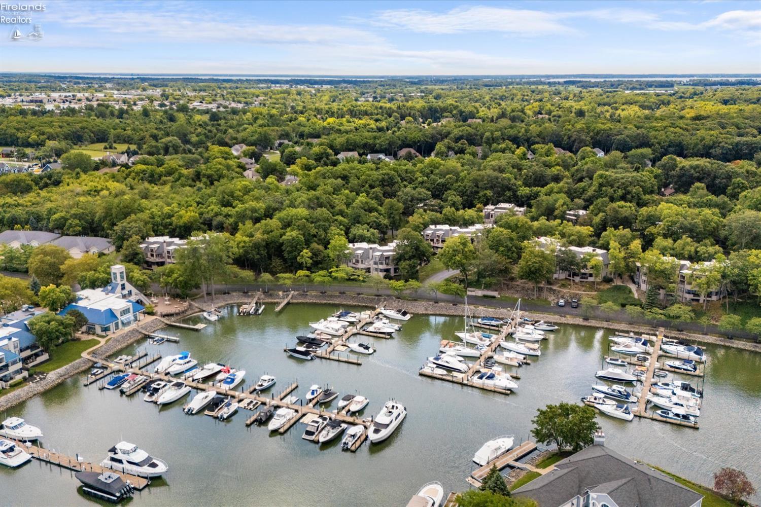 Port Clinton, Ohio, 43452, United States, 2 Bedrooms Bedrooms, ,3 BathroomsBathrooms,Residential,For Sale,1982032