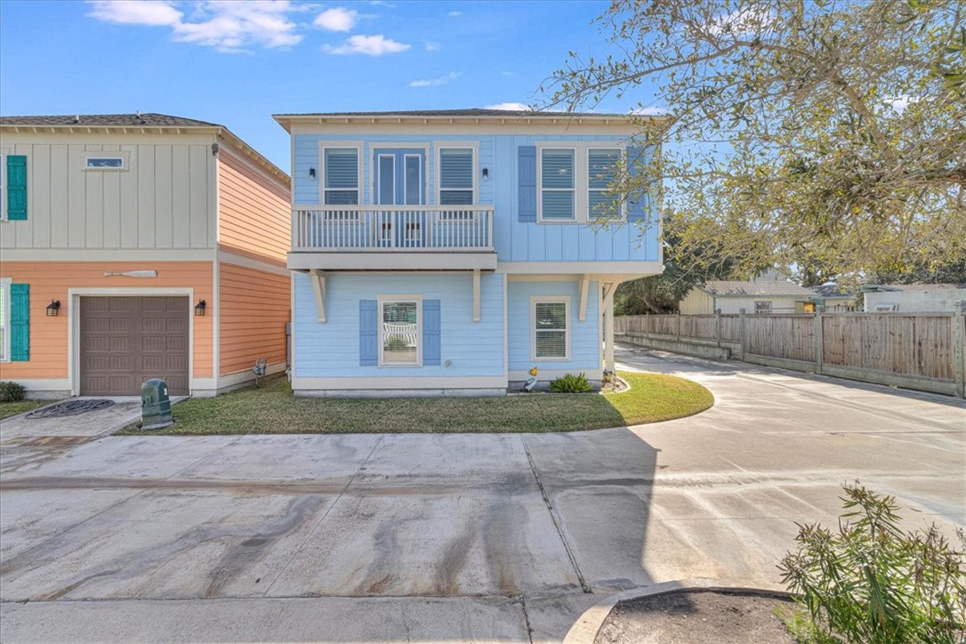 Rockport, Texas, 78382, United States, 3 Bedrooms Bedrooms, ,3 BathroomsBathrooms,Residential,For Sale,1711984