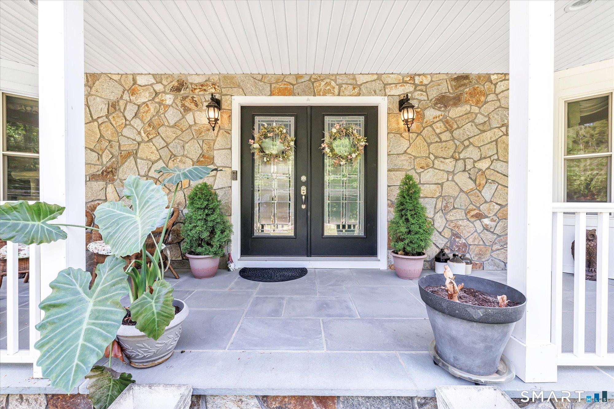 Shelton, Connecticut, 06484, United States, 4 Bedrooms Bedrooms, ,4 BathroomsBathrooms,Residential,For Sale,2049077
