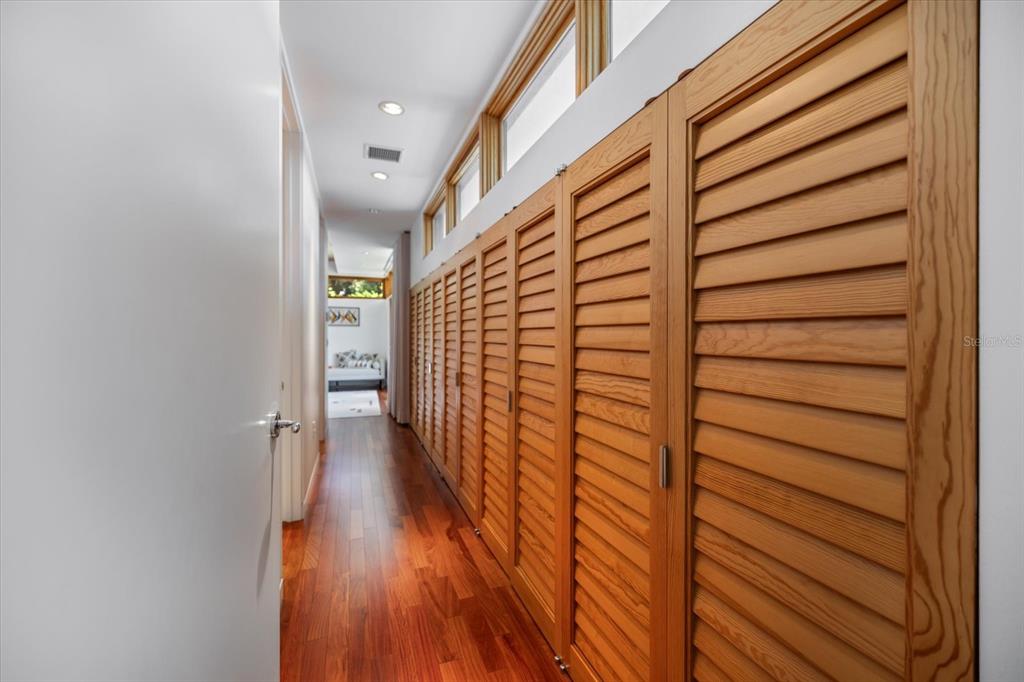 Sarasota, Florida, 34239, United States, 4 Bedrooms Bedrooms, ,5 BathroomsBathrooms,Residential,For Sale,1988202