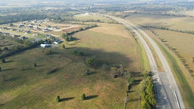 Tahlequah, Oklahoma, 74464, United States, 2 Bedrooms Bedrooms, ,2 BathroomsBathrooms,Residential,For Sale,1977801