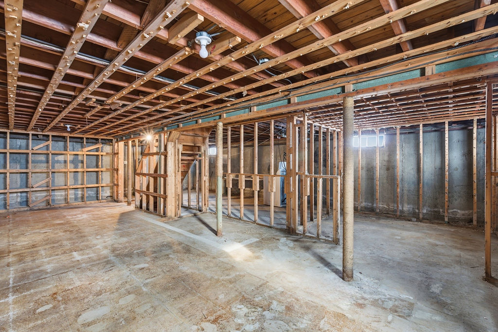 Howard Beach, New York, 11414, United States, 4 Bedrooms Bedrooms, ,1 BathroomBathrooms,Residential,For Sale,2005668