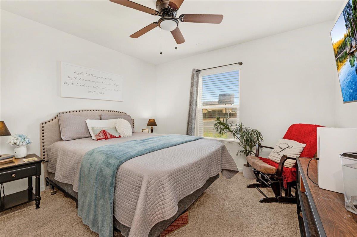 Fresno, California, 93722, United States, 5 Bedrooms Bedrooms, ,3 BathroomsBathrooms,Residential,For Sale,1982186