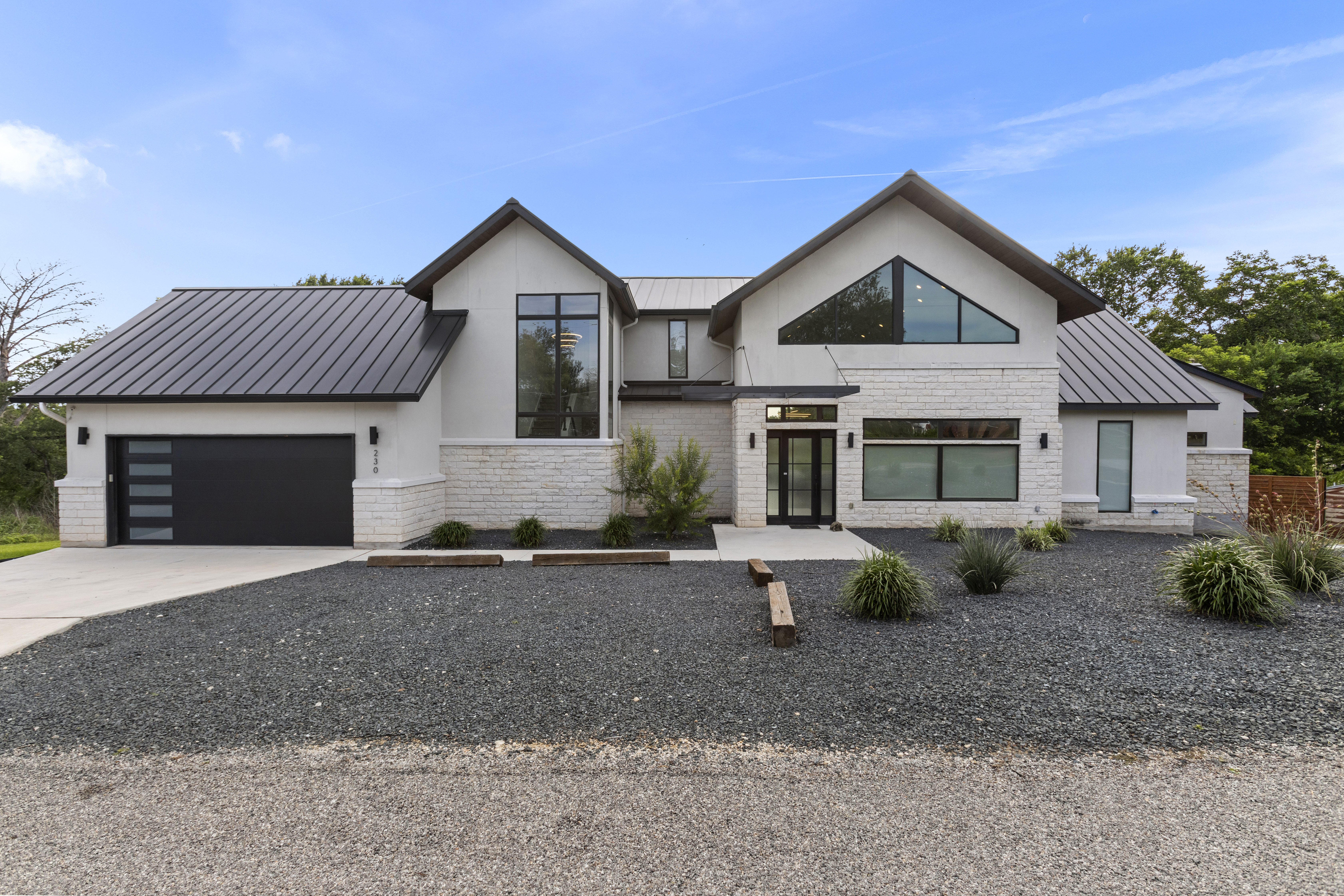  Lakefront Luxury Designed to Perform - 物件實景