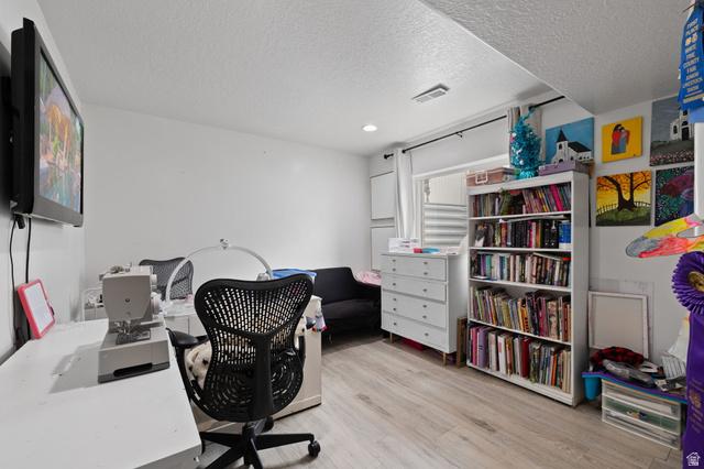 Grantsville, Utah, 84029, United States, 6 Bedrooms Bedrooms, ,4 BathroomsBathrooms,Residential,For Sale,2009662