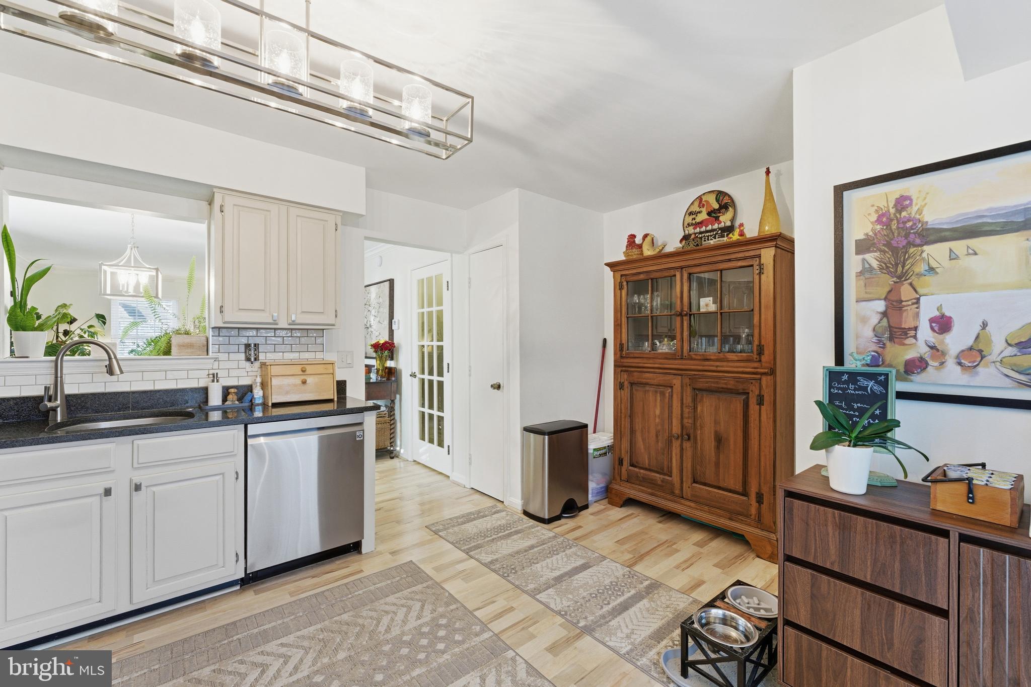 Clifton, Virginia, 20124, United States, 2 Bedrooms Bedrooms, ,3 BathroomsBathrooms,Residential,For Sale,2001572