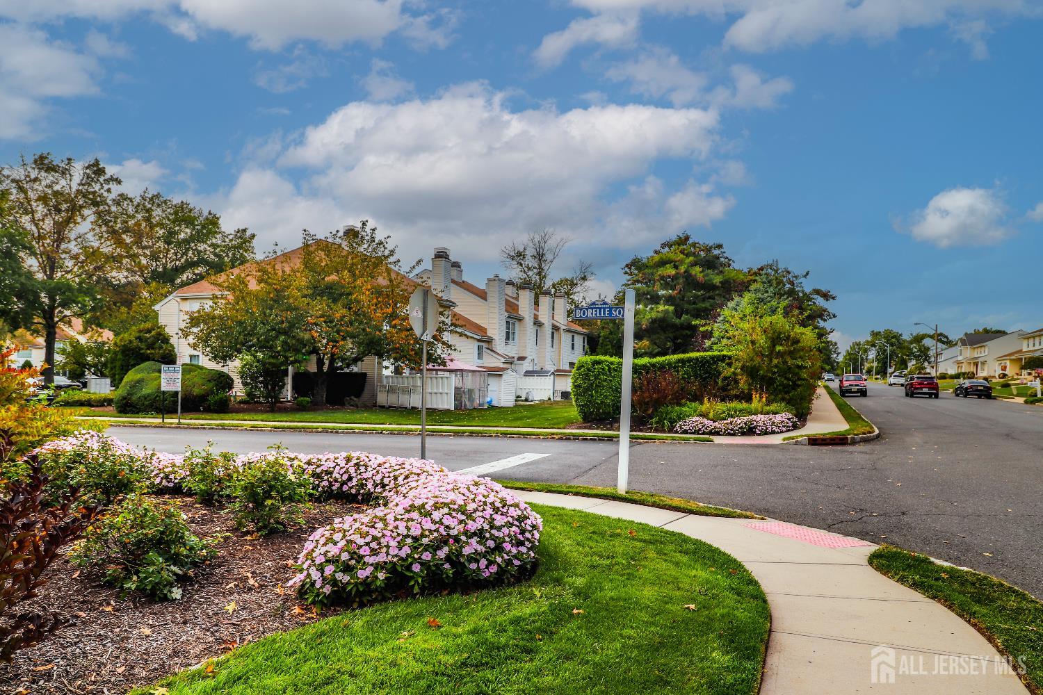 Sayreville, New Jersey, 08859, United States, 2 Bedrooms Bedrooms, ,3 BathroomsBathrooms,Residential,For Sale,1963206