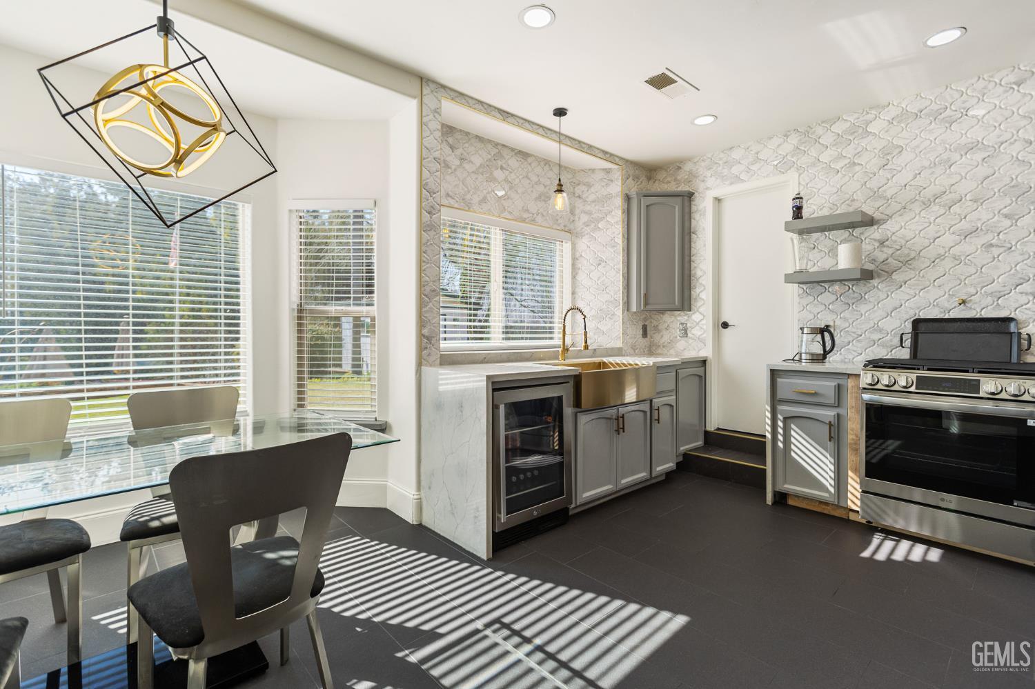 Lindsay, California, 93274, United States, 3 Bedrooms Bedrooms, ,2 BathroomsBathrooms,Residential,For Sale,2013537